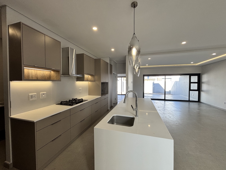 4 Bedroom Property for Sale in Sandown Western Cape